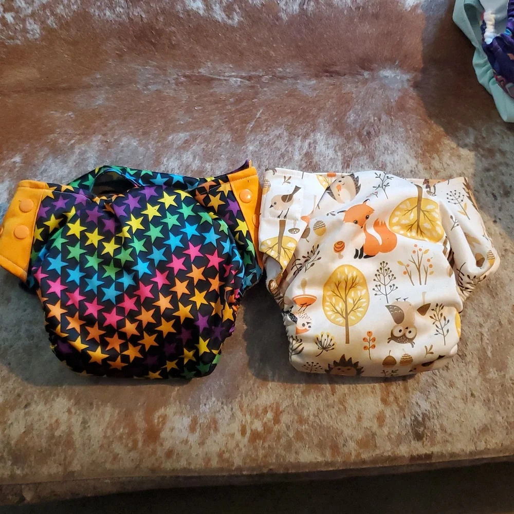 Set of 2 cloth diapers